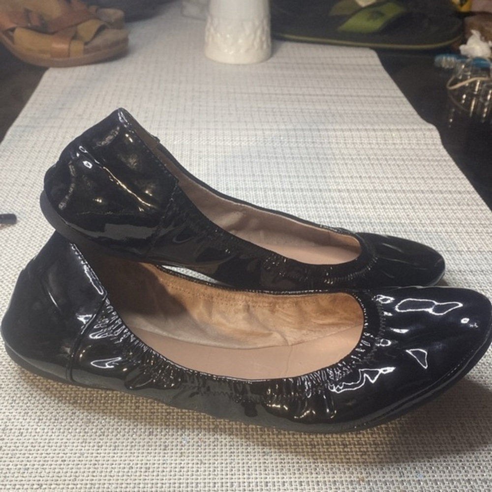 VINCE CAMUTO ELLEN BLACK PATENT LEATHER BALLET SHOES SIZE 38/ 8B - Picture 6 of 10